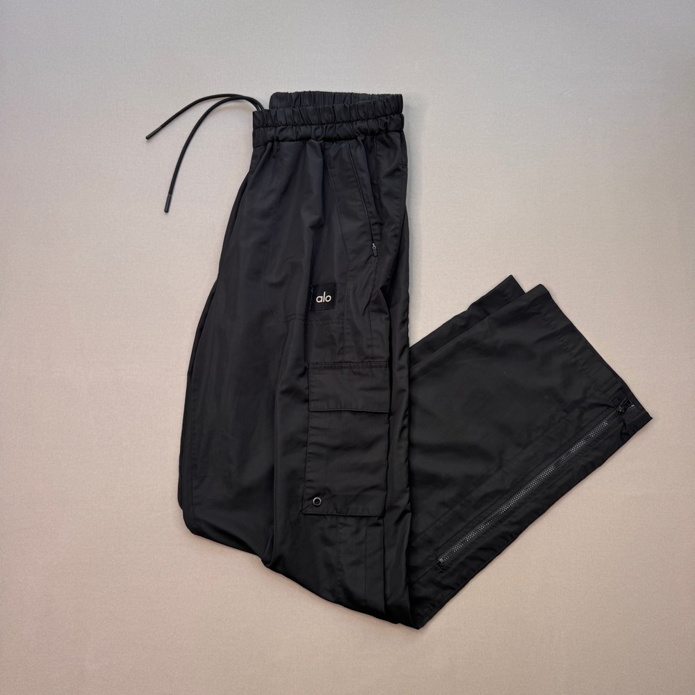 Alo Yoga Womens Black Cargo Pants Straight Leg Zip Hem Activewear Size M